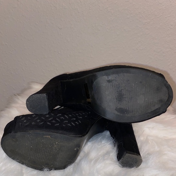 Booties - Picture 5 of 6